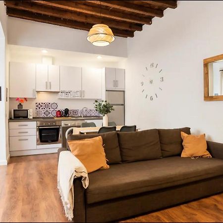 Rustic & Nice Apartment In Malaga Center ภายนอก รูปภาพ