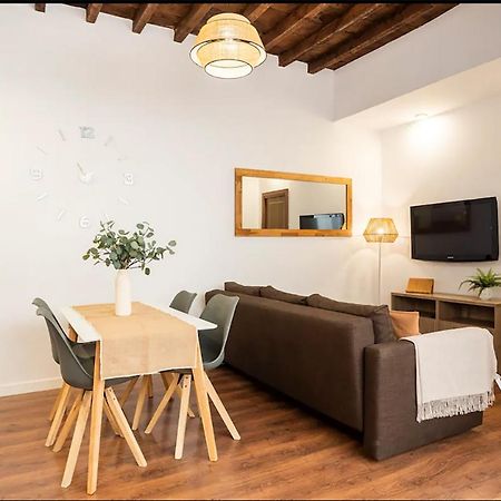 Rustic & Nice Apartment In Malaga Center ภายนอก รูปภาพ