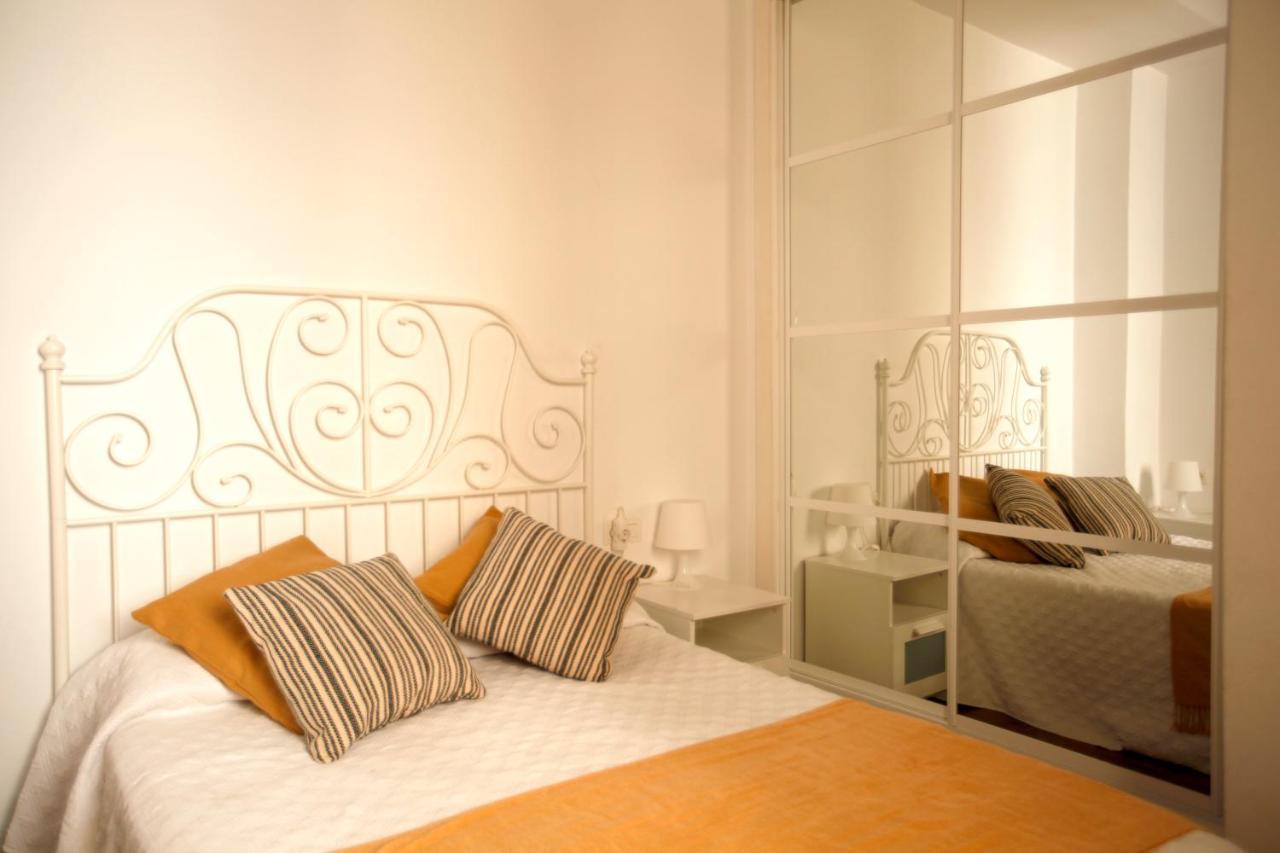 Rustic & Nice Apartment In Malaga Center ภายนอก รูปภาพ
