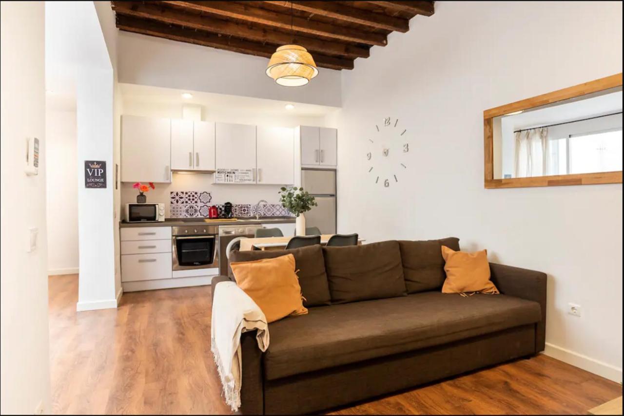 Rustic & Nice Apartment In Malaga Center ภายนอก รูปภาพ