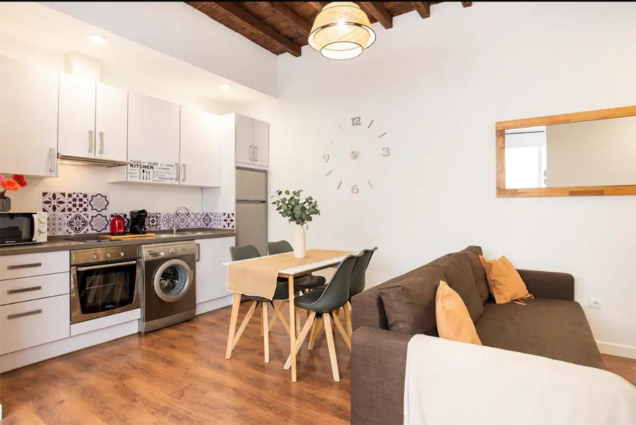 Rustic & Nice Apartment In Malaga Center ภายนอก รูปภาพ