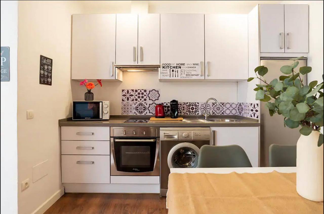 Rustic & Nice Apartment In Malaga Center ภายนอก รูปภาพ